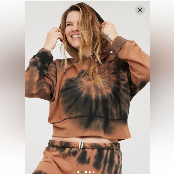 OFFLINE OTT Fleece Tie Dye Cropped Hoodie in Jupiter Brown - Picture 10 of 11